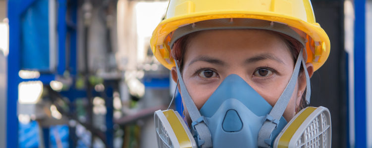 woman doing asbestos management survey
