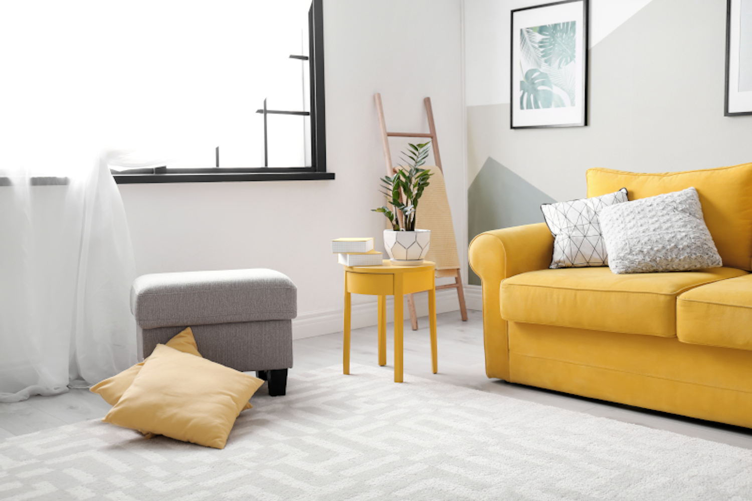 Calming greys and yellows - Flat decoration ideas