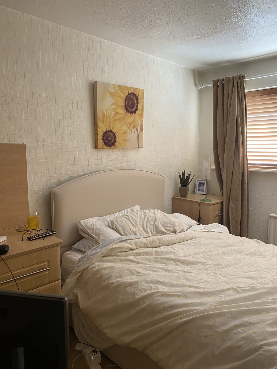 Quiet wall-mounted air conditioning unit for bedroom in Manchester M24