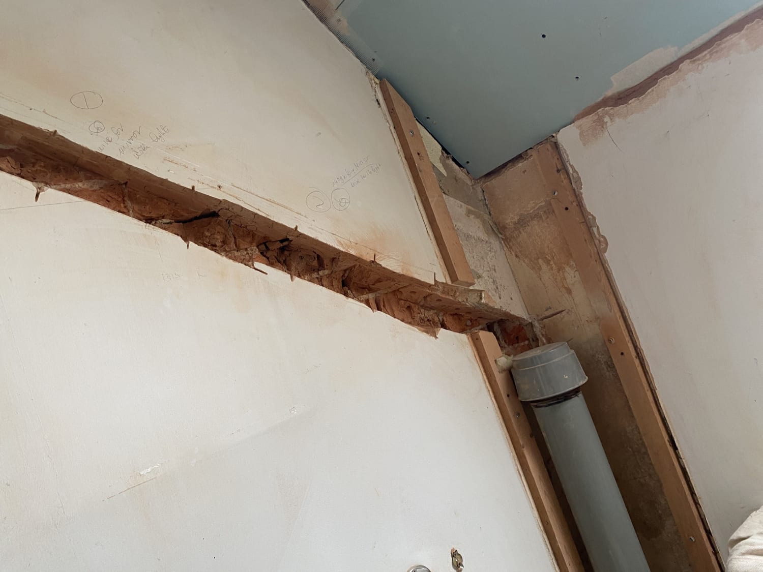 Installation of Mitsubishi Elegance MSZ-AY35VGK air conditioning in Faringdon SN7