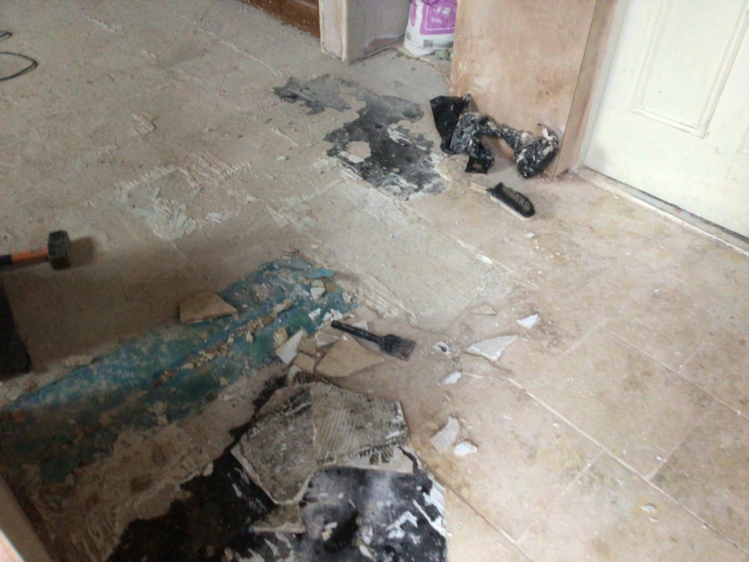 Safe asbestos removal from kitchen flooring in Thornbury, Bristol