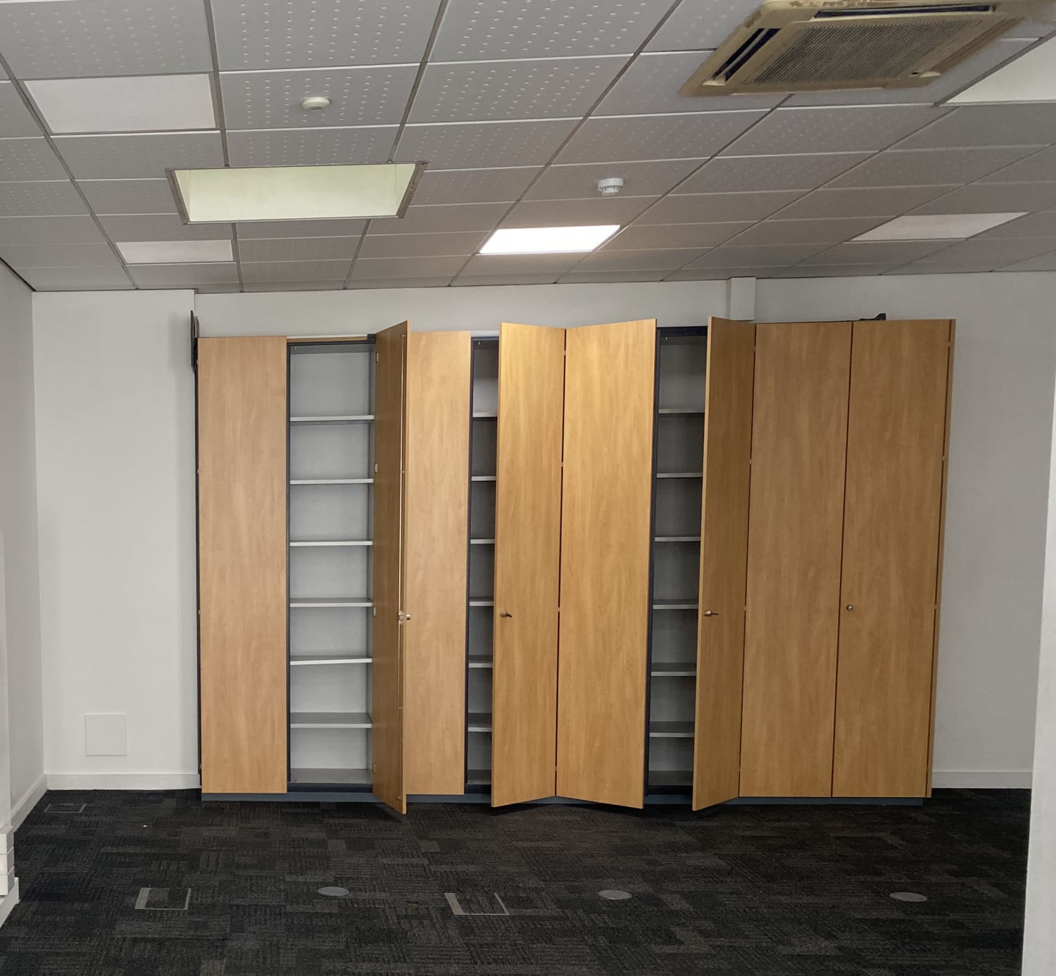 Assessment and repair of office AC system on Tower Bridge Road, London