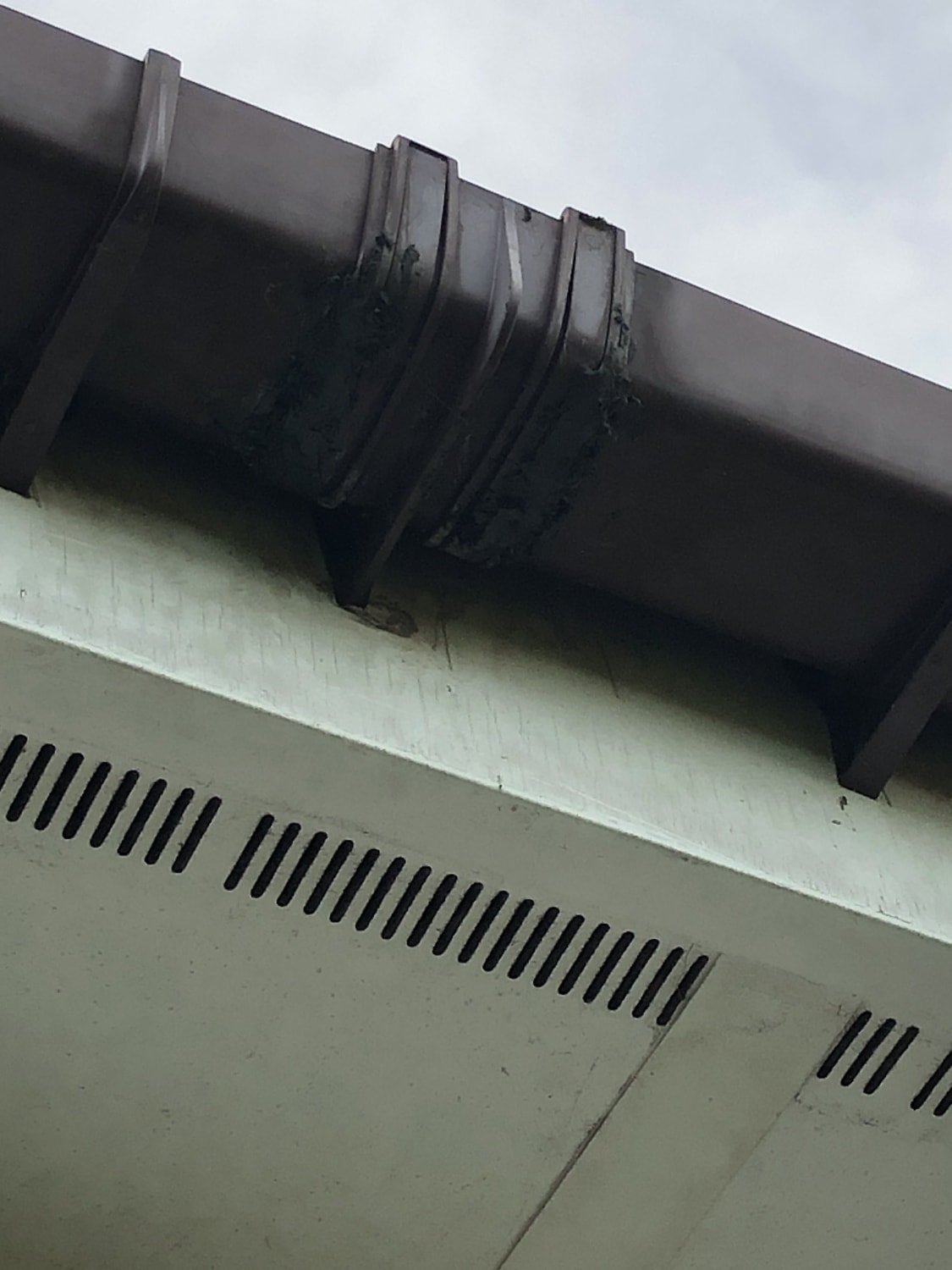 Repair leaking gutter seals in Tayport DD6
