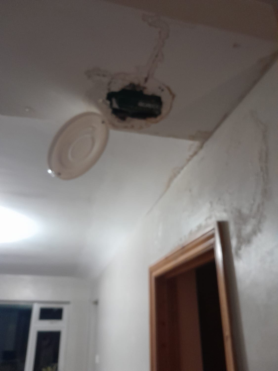 Urgent roof leak repair in Tonypandy CF40