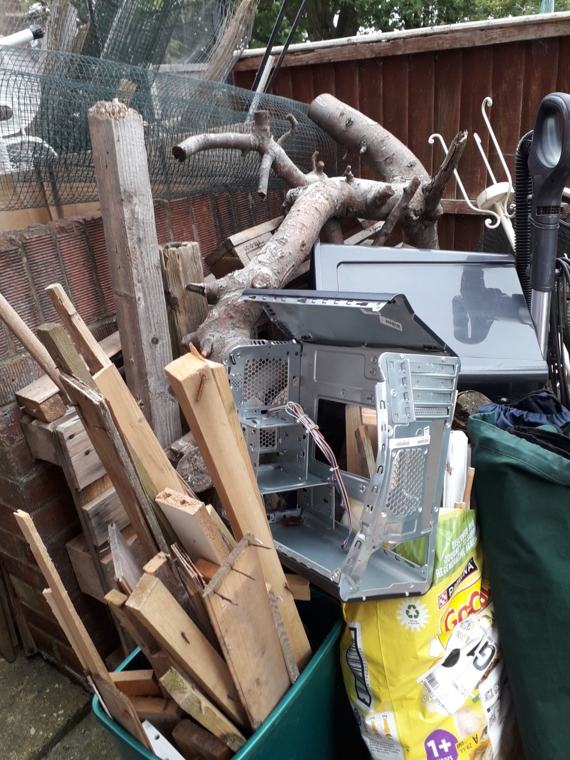 2-yard skip hire for wood and household waste in Lincoln